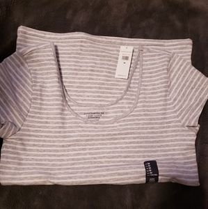 Gap fitted tee